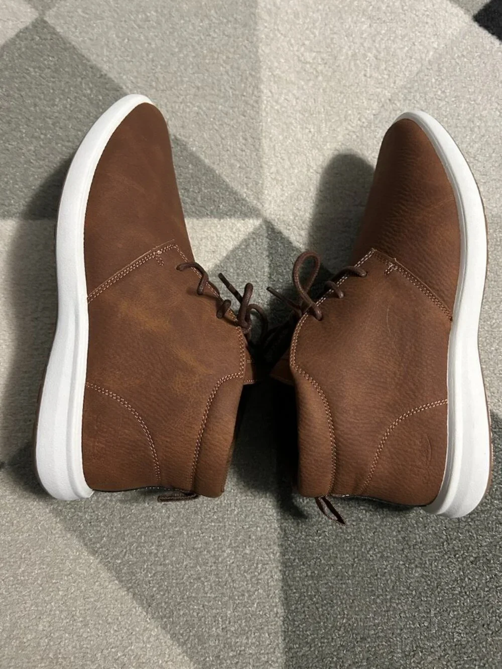 G.H. Bass Sonoma Brown Mid Top Lace-Up Chukka Boots White Sole Preppy Men's 9
